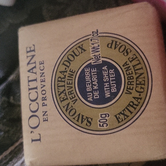 Rae Dunn White and Pink Heart Cosmetic Pouch Size Above Fits Alot Even Cell - Picture 4 of 7